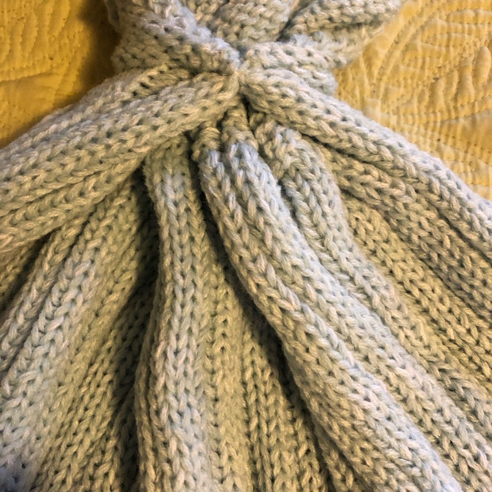 *NOW 30% OFF!!!* Mermaid Tail Blanket; Knit; Scale & Fin Detail; Aqua Blue - Picture 11 of 12